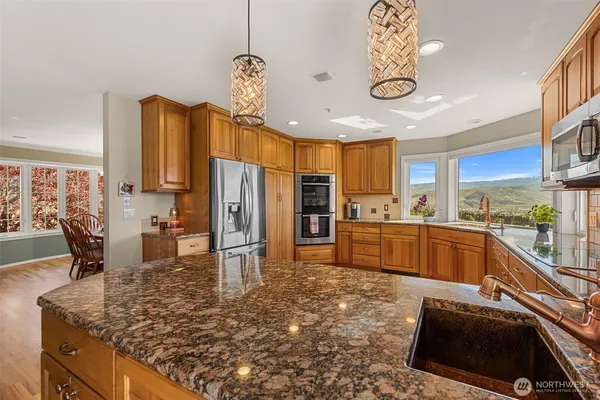 $969,000 | 591 Daniels Drive Northeast, East Wenatchee, WA 98802