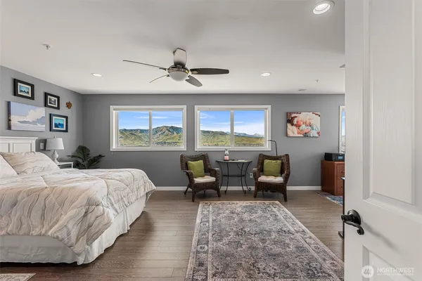 $969,000 | 591 Daniels Drive Northeast, East Wenatchee, WA 98802