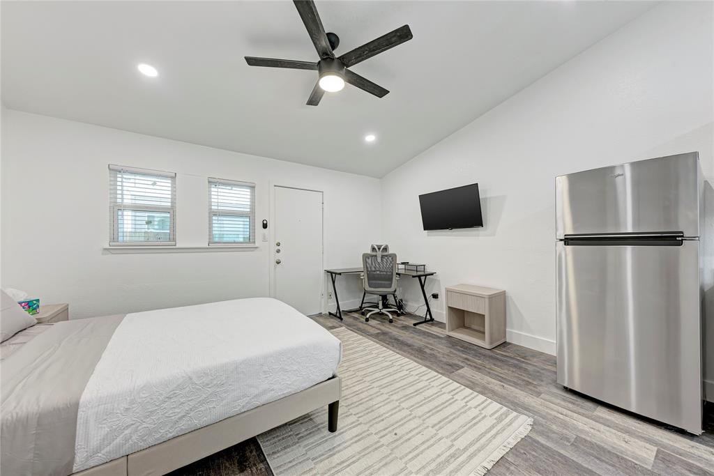 2302 Leon Street, Unit 5 Austin, TX 78705 - Photo 7 of 9