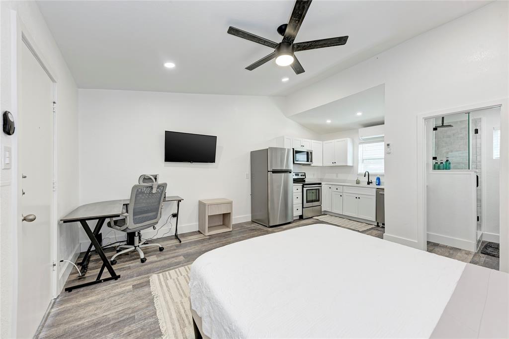 2302 Leon Street, Unit 5 Austin, TX 78705 - Photo 8 of 9
