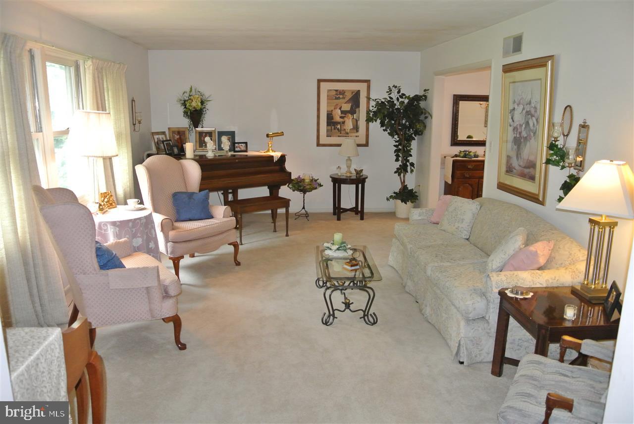 4248 Snavely Road Elizabethtown, PA 17022 - Photo 2 of 23 Gallery Image 2