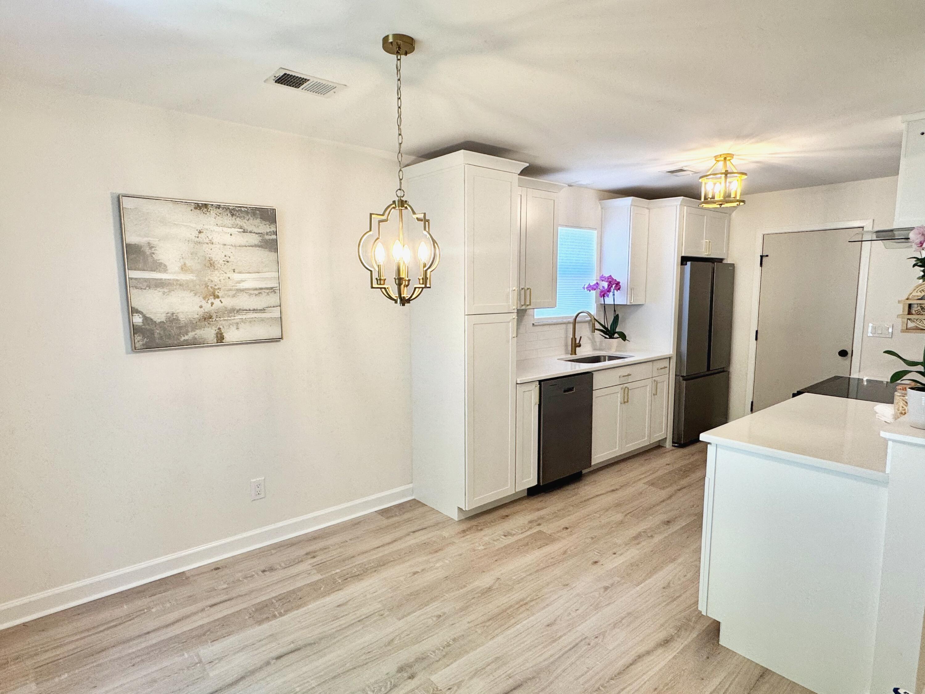 2010 Armory Drive Mount Pleasant, SC 29466 - Photo 5 of 24 IMG_2177