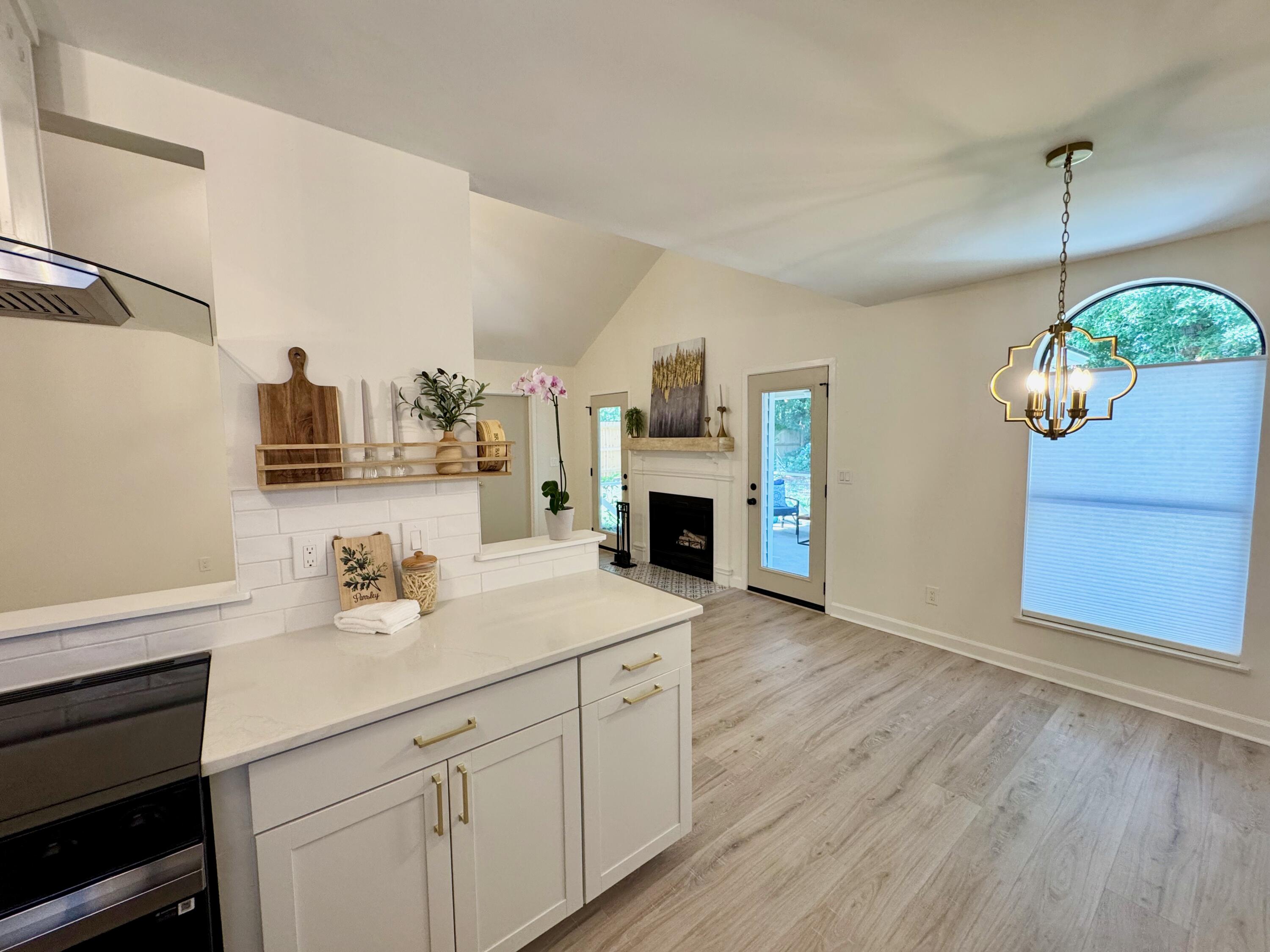 2010 Armory Drive Mount Pleasant, SC 29466 - Photo 8 of 24 IMG_2225