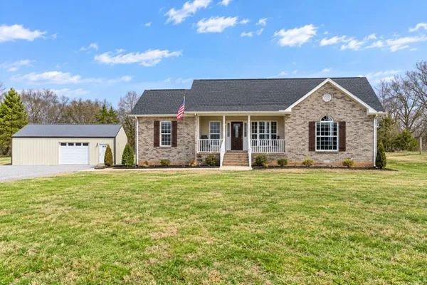 $405,000 | 5730 Lakeview Road, Springfield, TN 37172