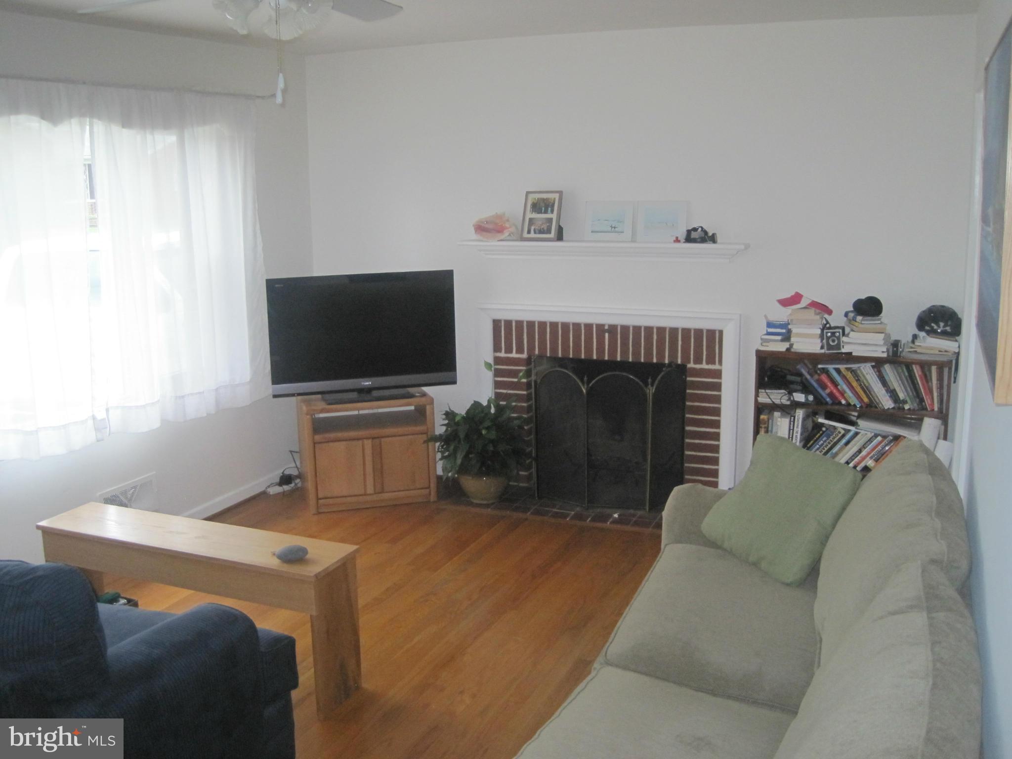 920 Seminole Road Frederick, MD 21701 - Photo 3 of 4 Living Room