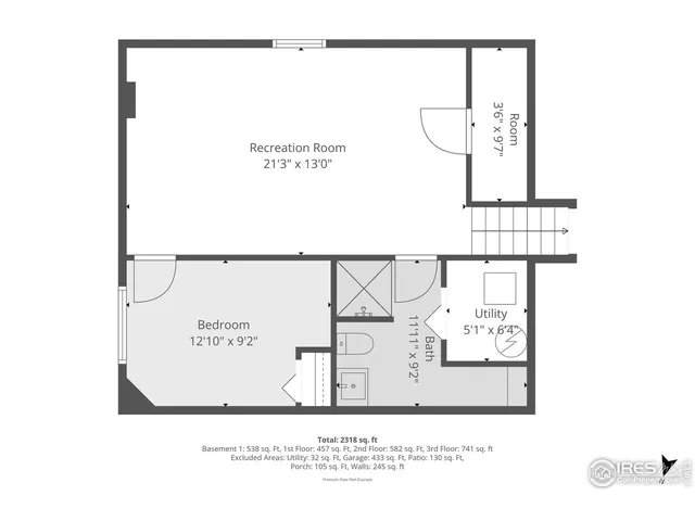 a view of an outdoor space and a yard