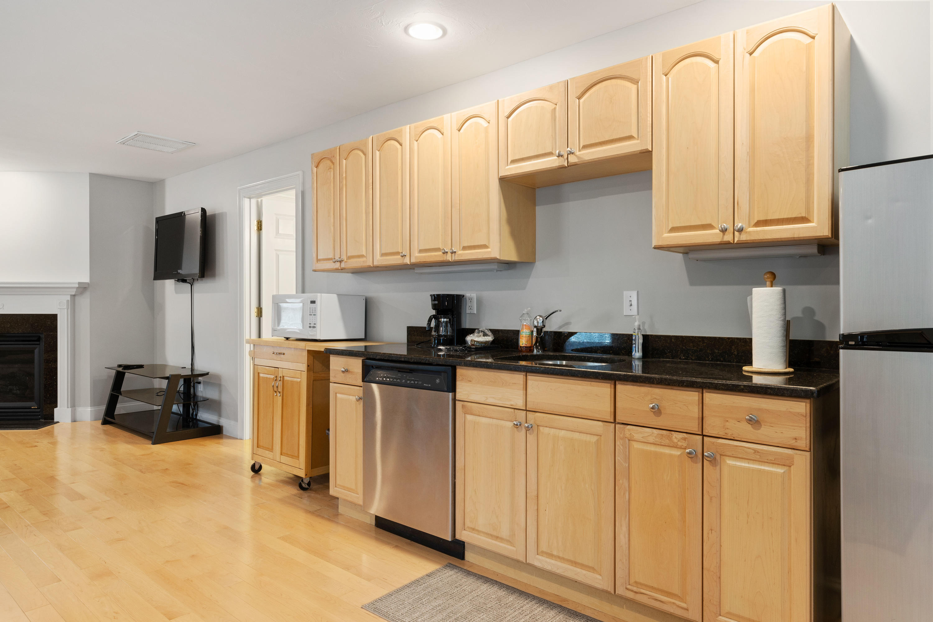 12 Maple Street Mashpee, MA 02649 - Photo 51 of 67 Wet bar