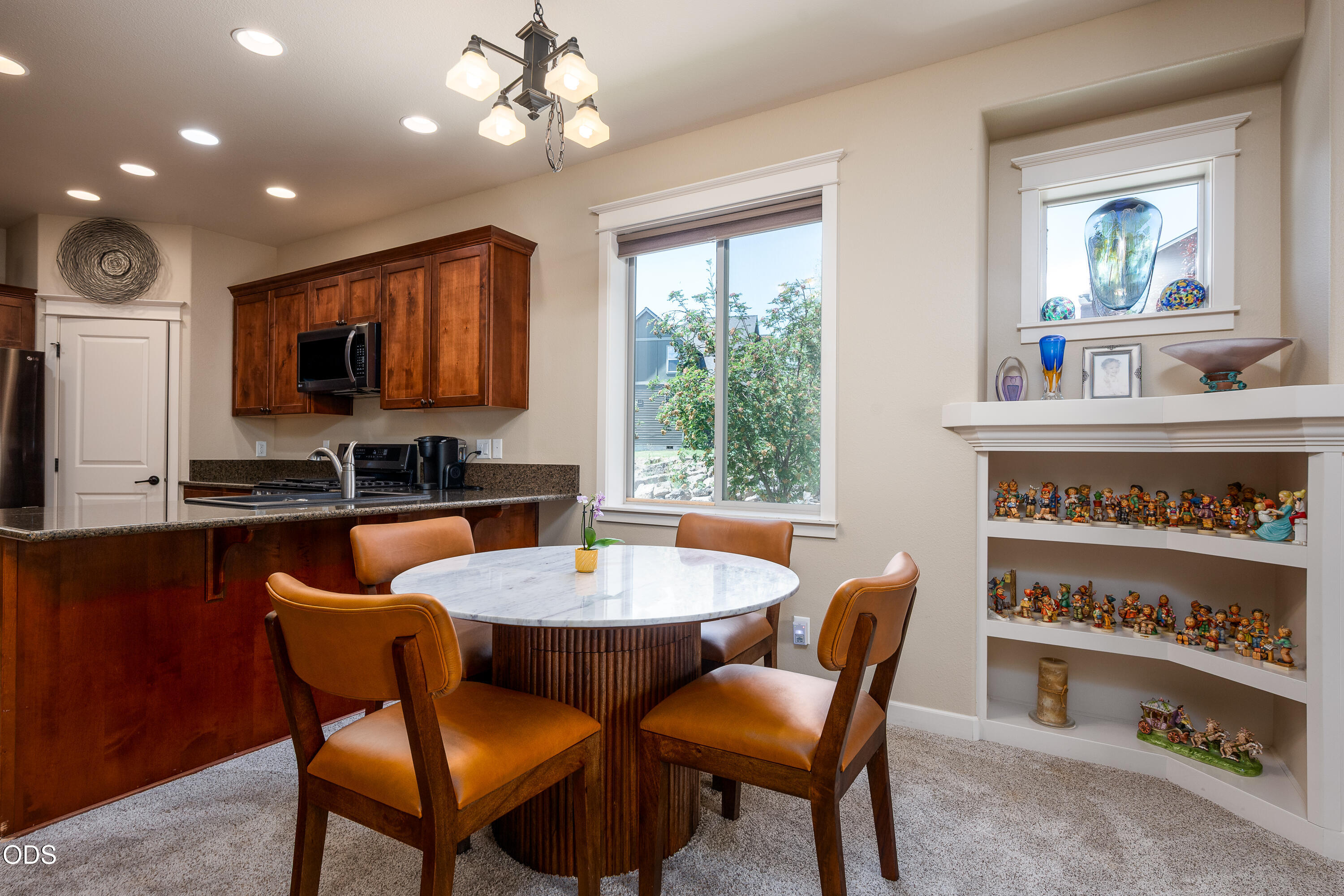 20768 Northeast Horizon Ridge Place Bend, OR 97701 - Photo 14 of 46