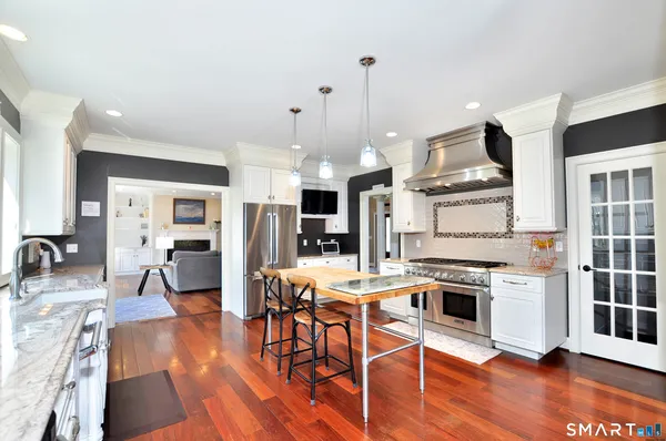 $995,000 | 82 Indian Hill Road, Canton, CT 06019