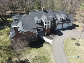 $995,000 | 82 Indian Hill Road, Canton, CT 06019