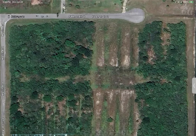 a view of a outdoor space of a house