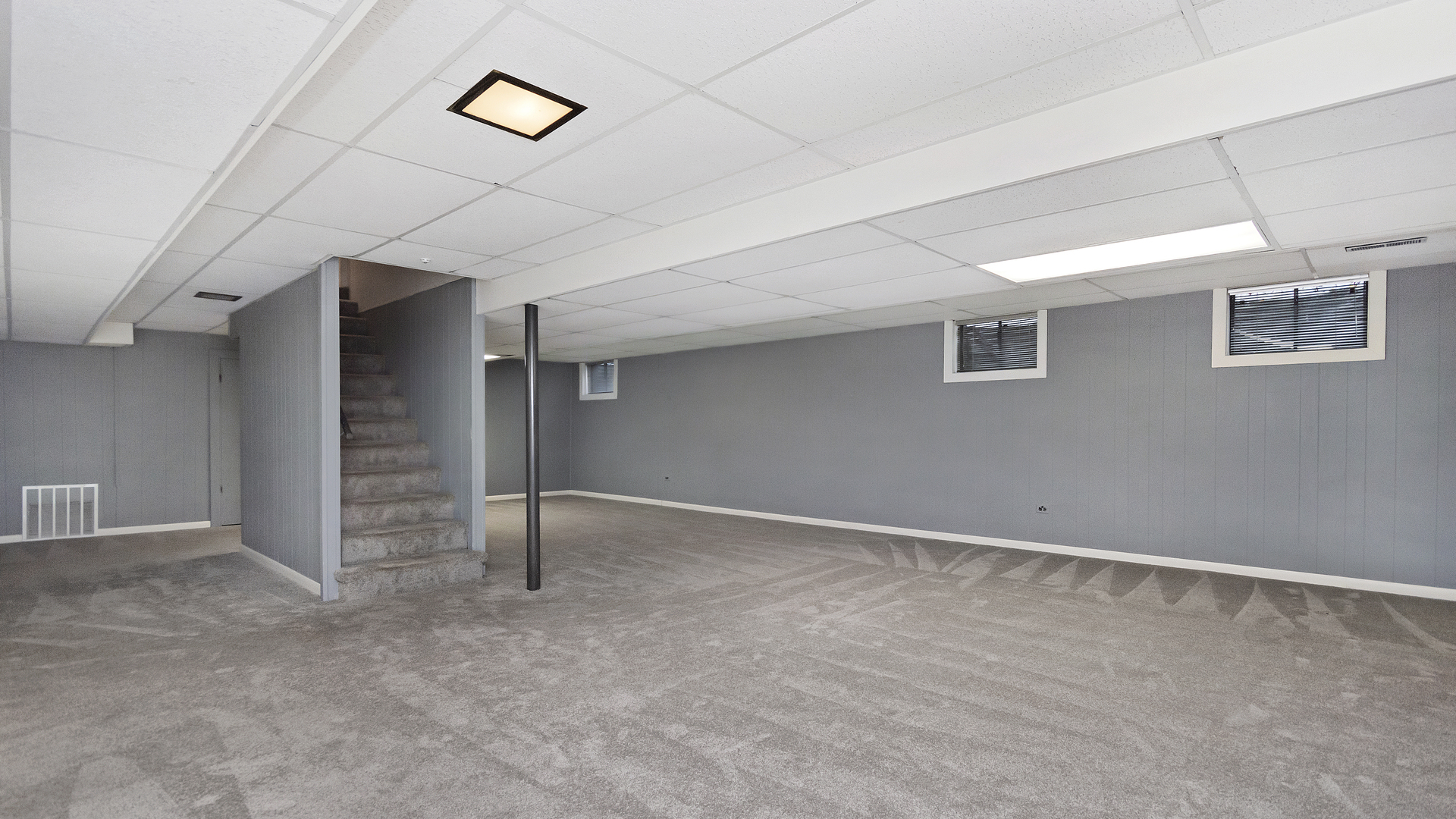 2091 Old Briar Road Highland Park, IL 60035 - Photo 13 of 19 a view of an empty room