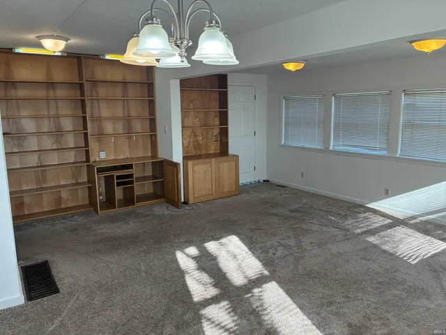 $169,900 | 7059 Beal Road, Vincennes, IN 47591