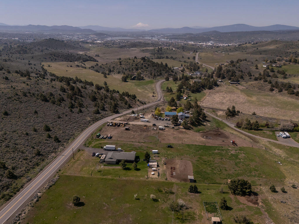1840 Old Fort Road Klamath Falls, OR 97601 - Photo 46 of 49 DJI_20250501110449_0049_D