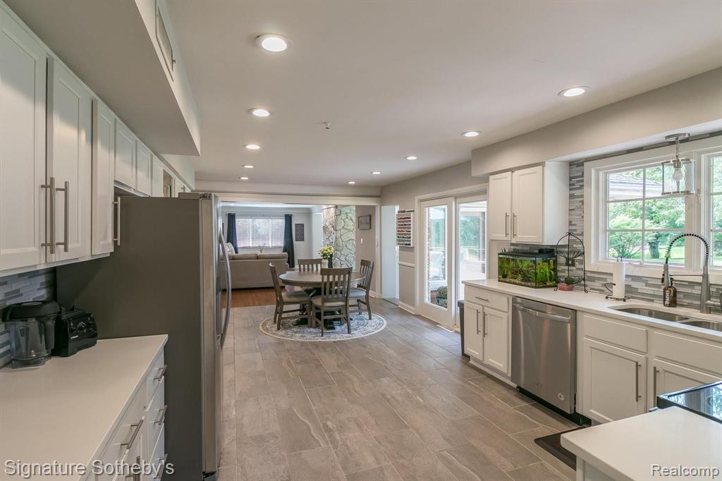 4840 Stoneleigh Road Bloomfield Hills, MI 48302 - Photo 10 of 41
