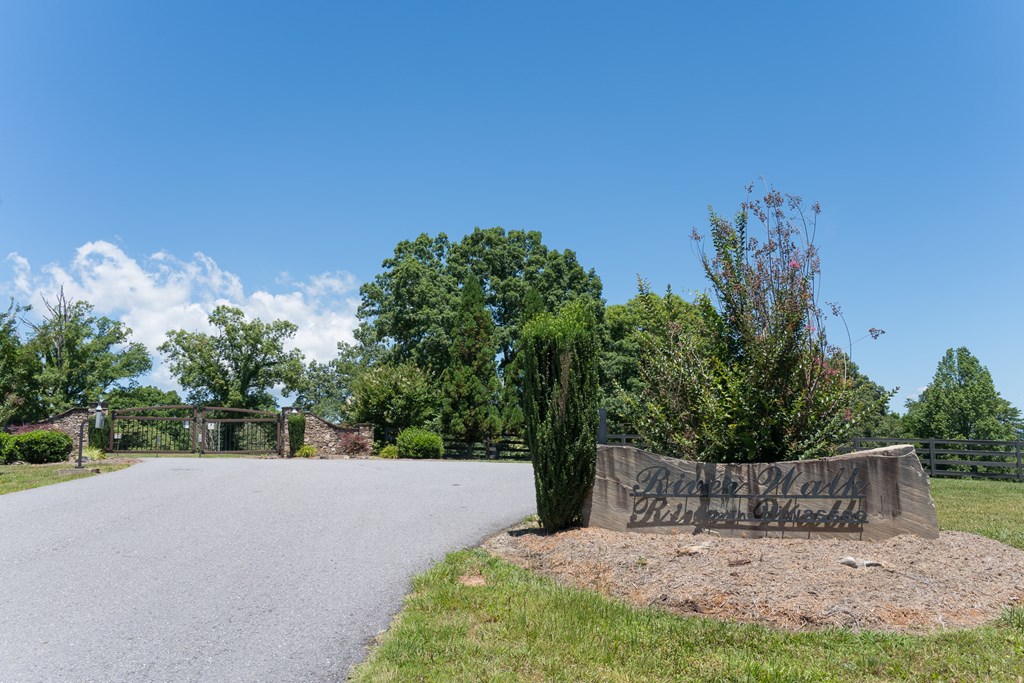 325 River Mountain Road Murphy, NC 28906 - Photo 56 of 57 Gated Entrance