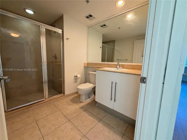 $3,700 | 325 South Biscayne Boulevard, Unit 1214, Miami, FL 33131