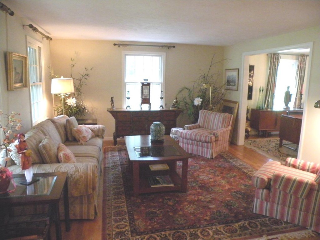8 Flintlock Lane Canton, MA 02021 - Photo 4 of 11 Gallery Image 4