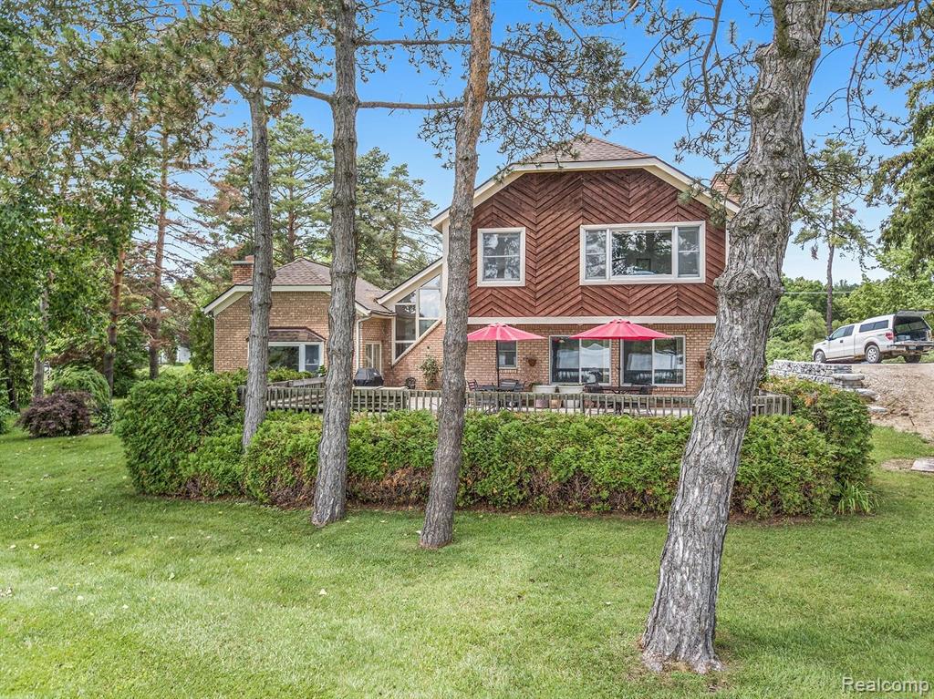 2720 Golf Club Road Howell, MI 48843 - Photo 5 of 43