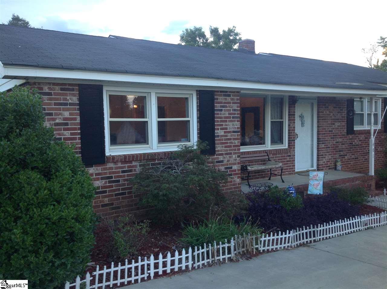 401 Garrett Street Fountain Inn, SC 29644 - Photo 2 of 23 Gallery Image 2