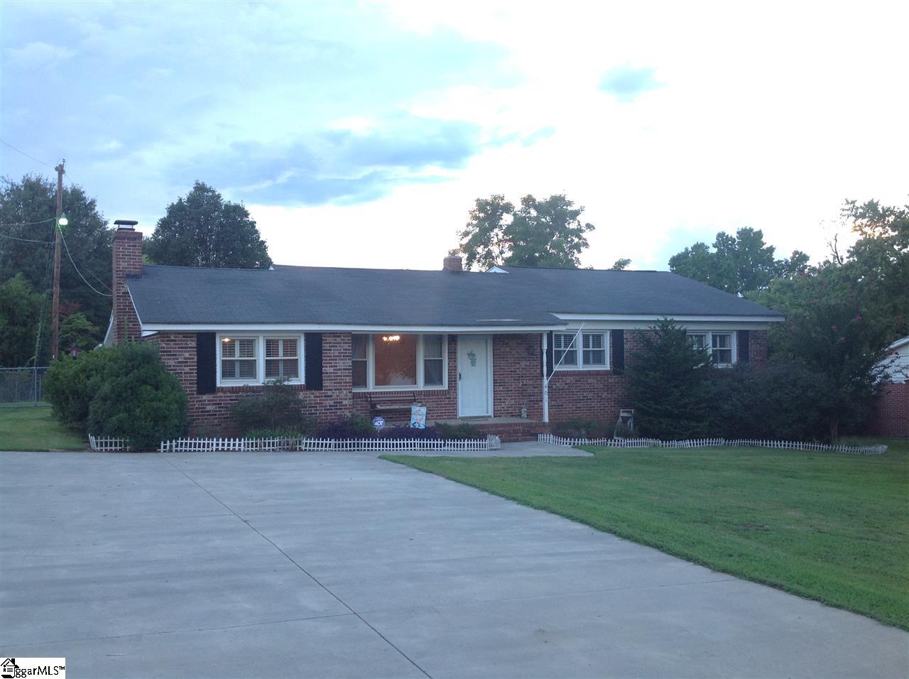 401 Garrett Street Fountain Inn, SC 29644 - Photo 3 of 23 Gallery Image 3