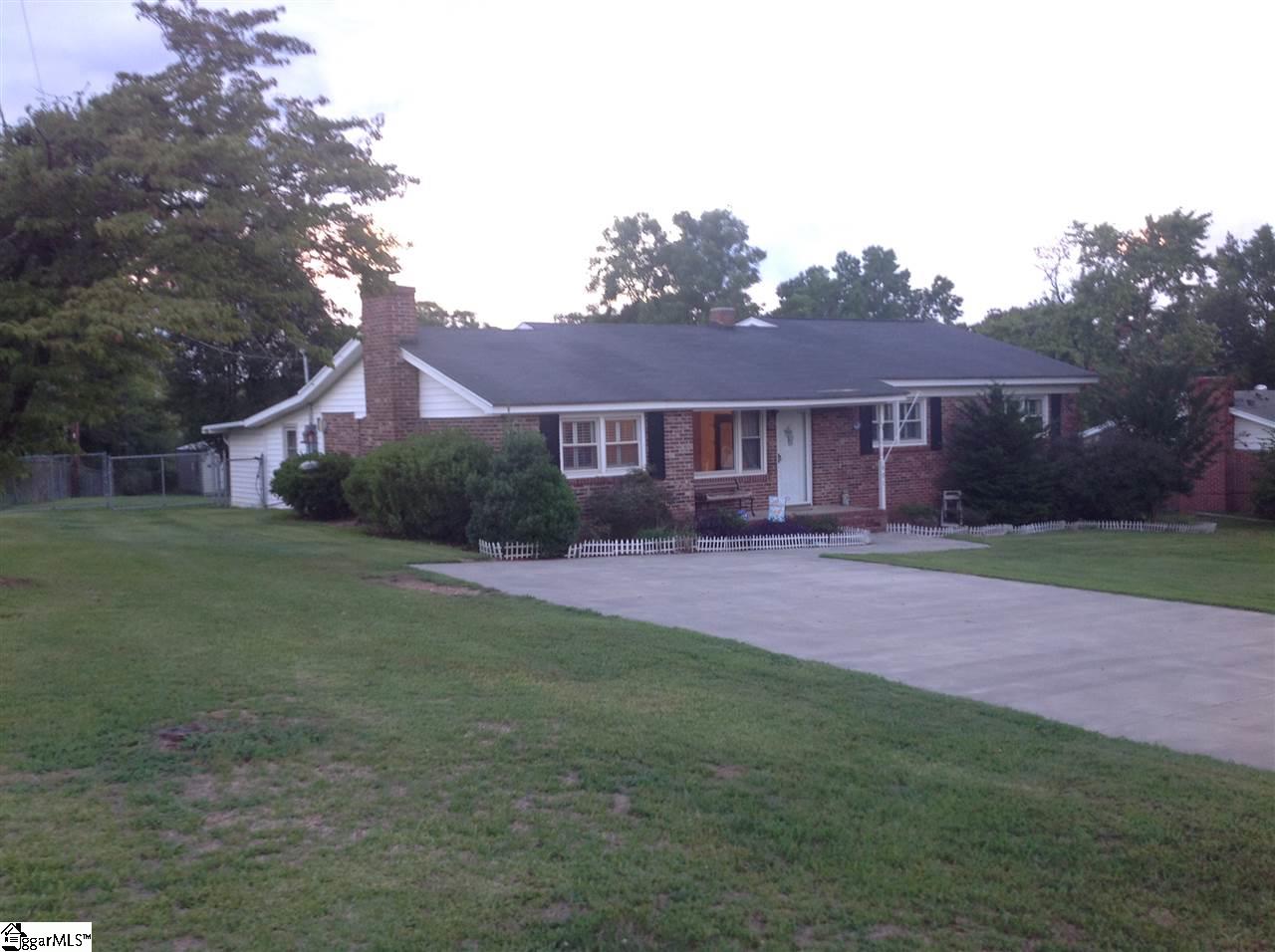 401 Garrett Street Fountain Inn, SC 29644 - Photo 5 of 23 Gallery Image 5