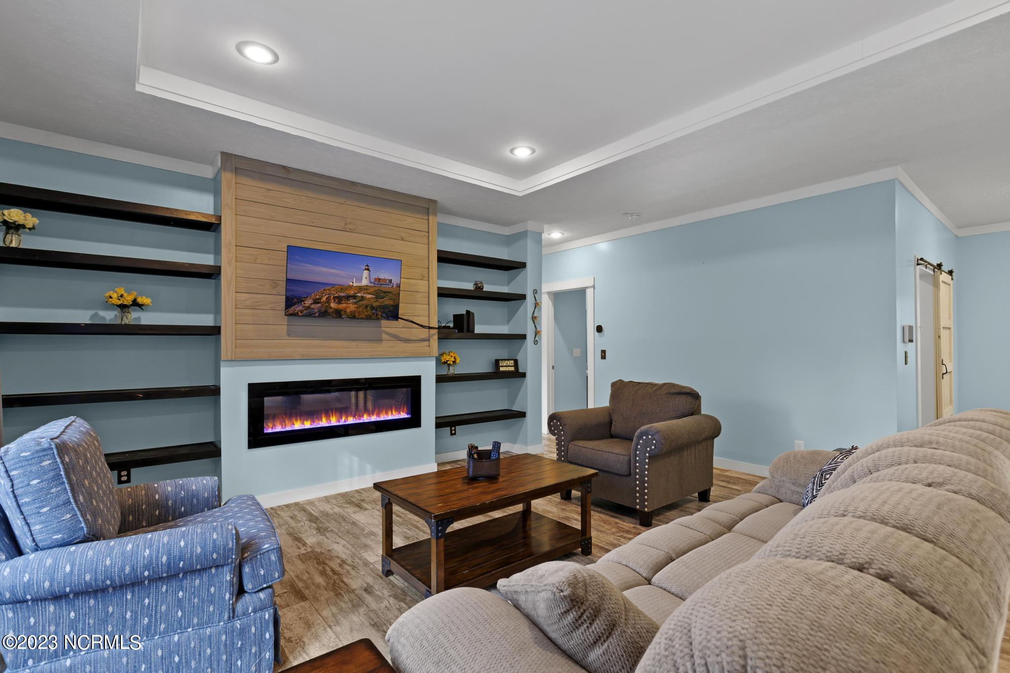 107 A Colbert Lane Hampstead, NC 28443 - Photo 4 of 32 Living Room
