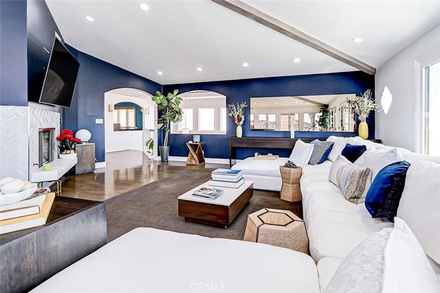 $6,000,000 | 719 11th Street, Manhattan Beach, CA 90266