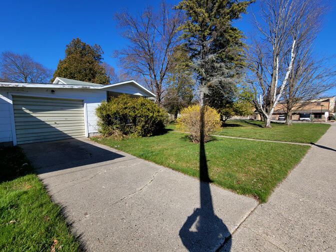 4914 Main Street Onekama, MI 49675 - Photo 9 of 29