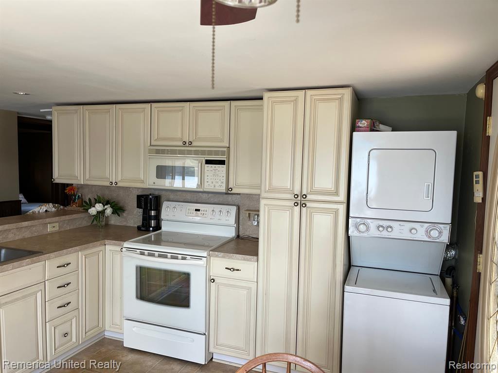 2620 Desmond Road Waterford, MI 48329 - Photo 15 of 39