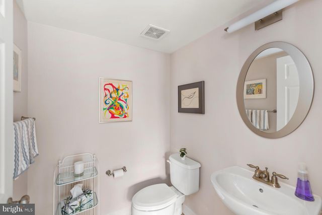 $760,000 | 818 West Glebe Road, Alexandria, VA 22305