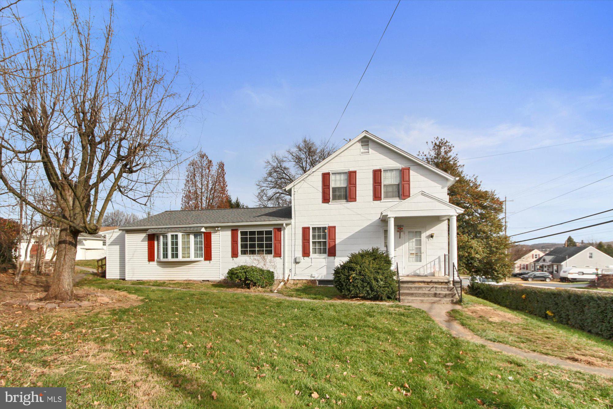 121 Maple Street Manchester, PA 17345 - Photo 1 of 21 Gallery Image 1