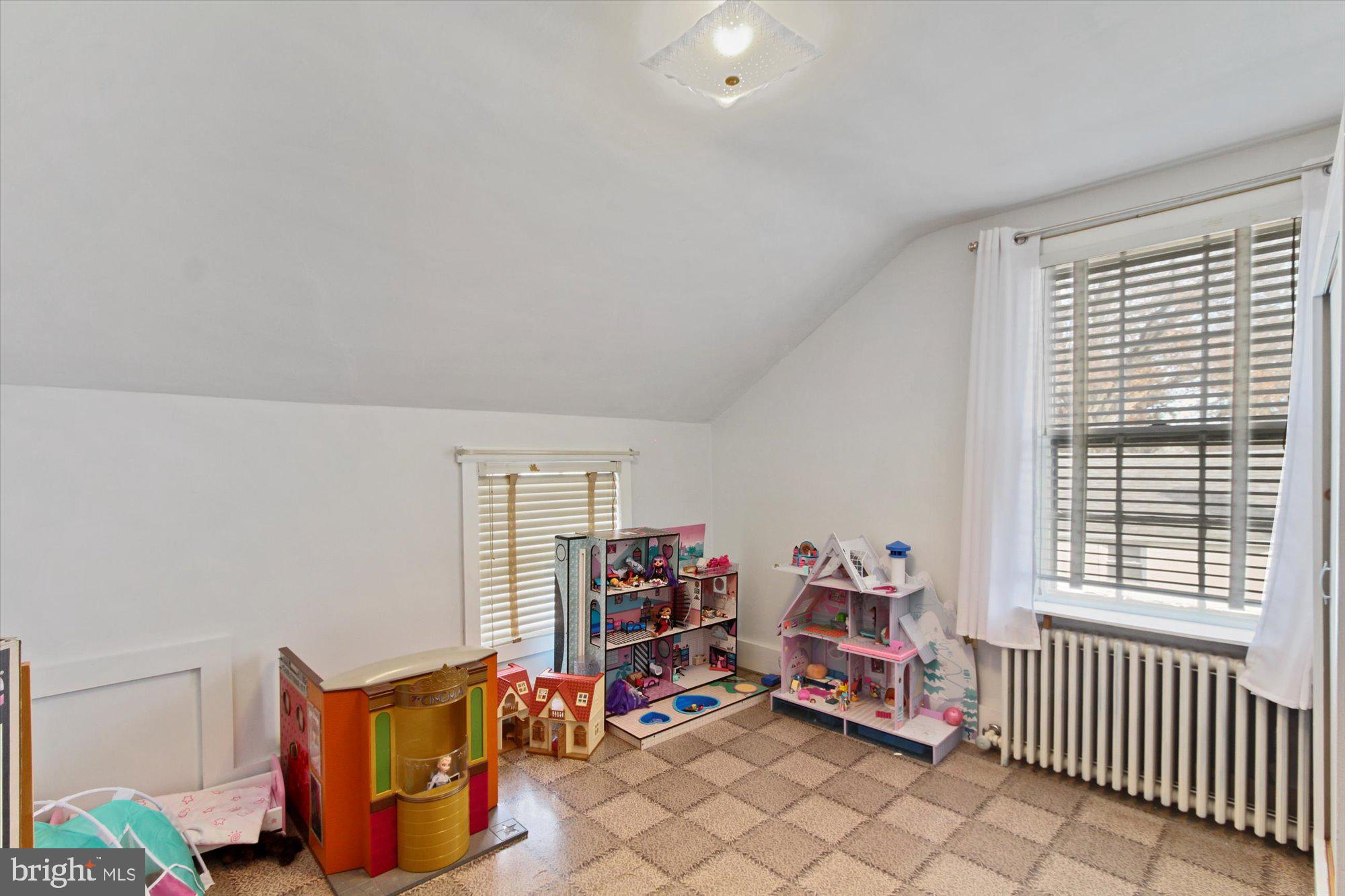 121 Maple Street Manchester, PA 17345 - Photo 15 of 21 Gallery Image 15