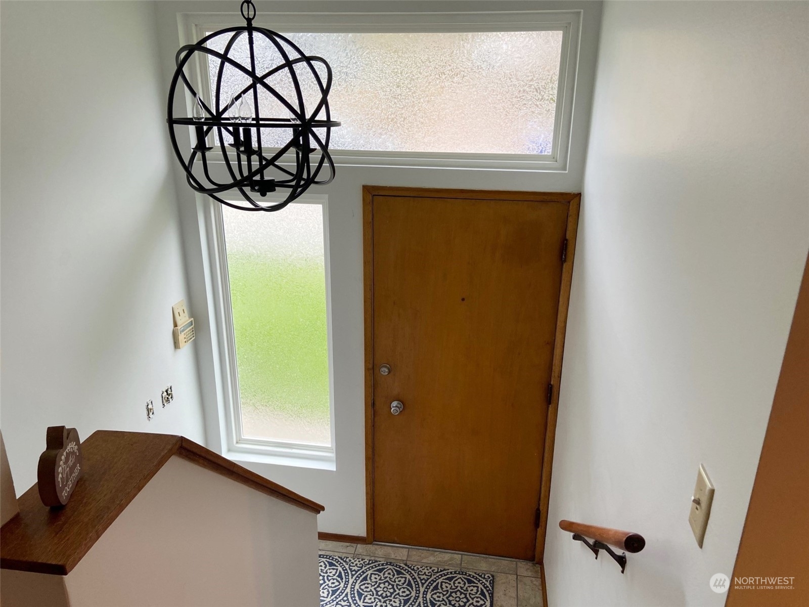 12733 2nd Avenue Southwest Burien, WA 98146 - Photo 13 of 27 a view of entryway