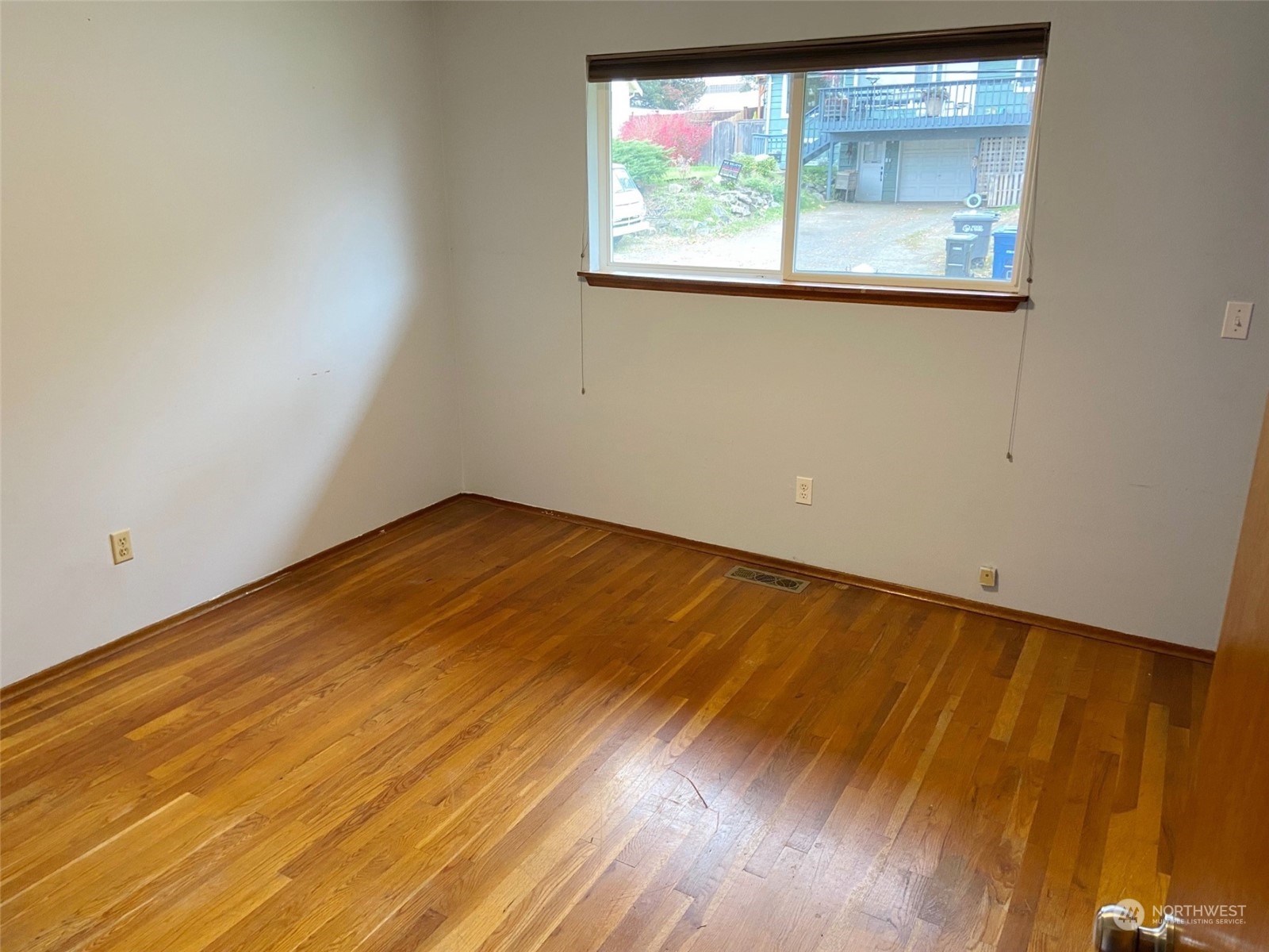12733 2nd Avenue Southwest Burien, WA 98146 - Photo 17 of 27 an empty room with a window
