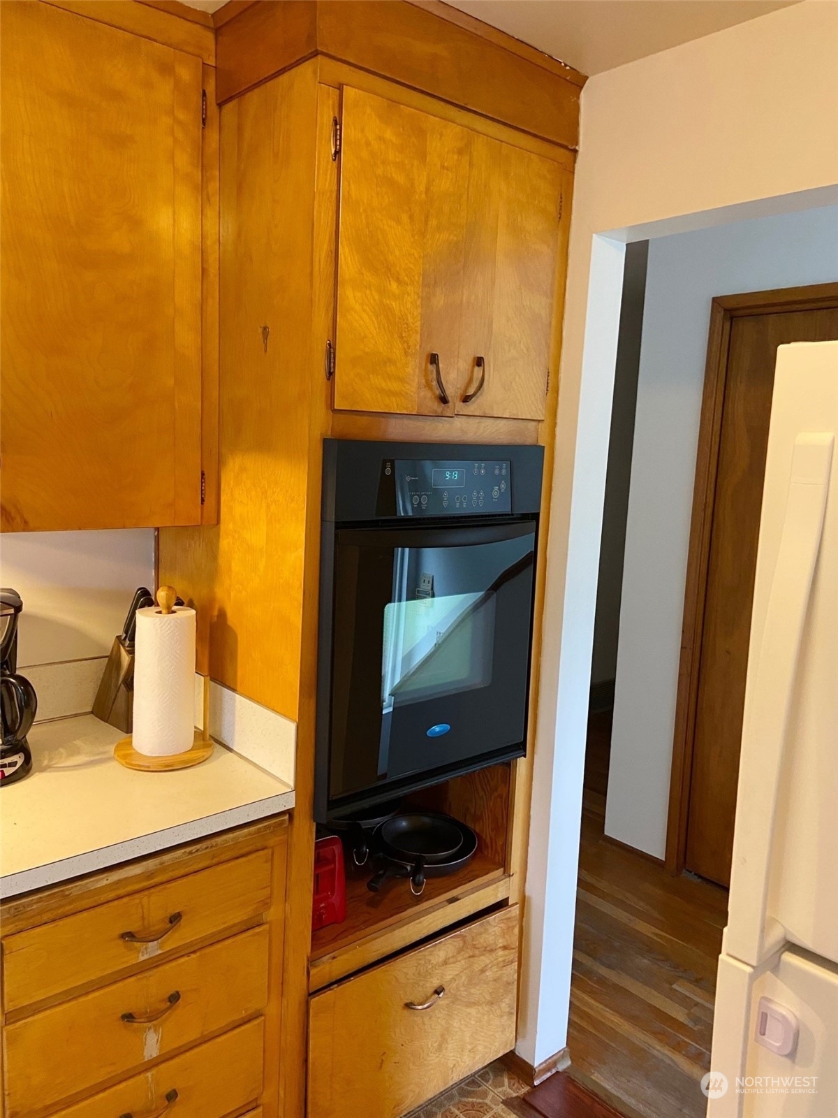 12733 2nd Avenue Southwest Burien, WA 98146 - Photo 6 of 27 a bathroom with a sink and mirror