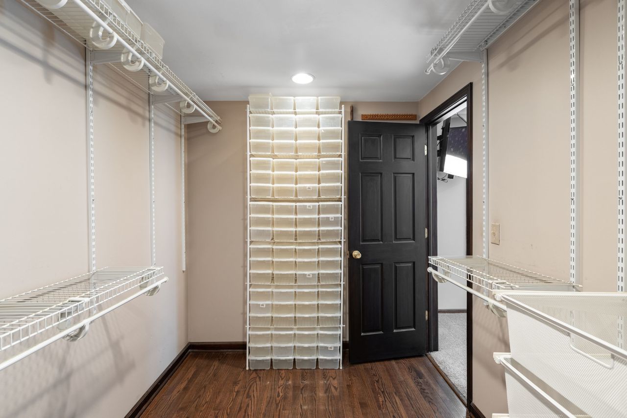 2621 Landwehr Road Glenview, IL 60026 - Photo 21 of 36 Gallery Image 21
