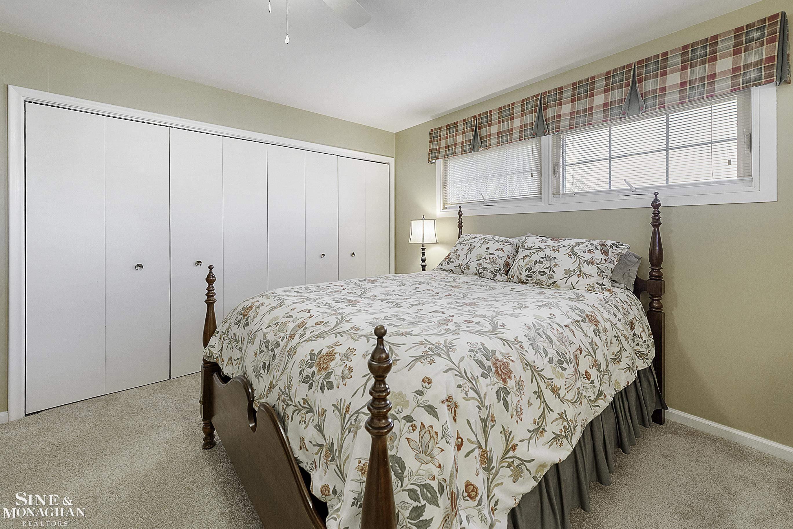 533 Hawthorne Road Grosse Pointe, MI 48236 - Photo 15 of 49 50095488-14.JPG