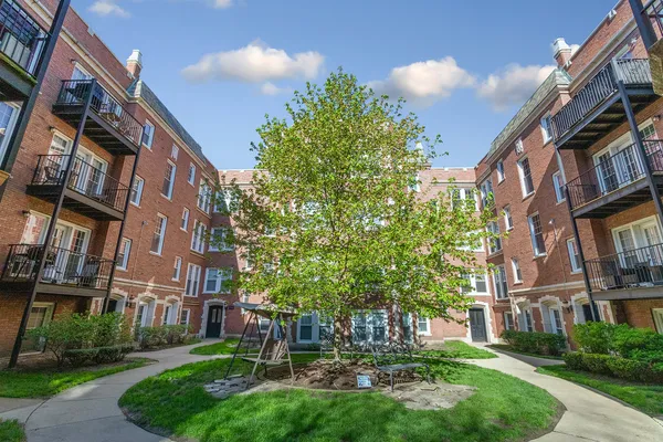 $2,123 | 7724 North Ashland Avenue, Unit F2, Chicago, IL 60626