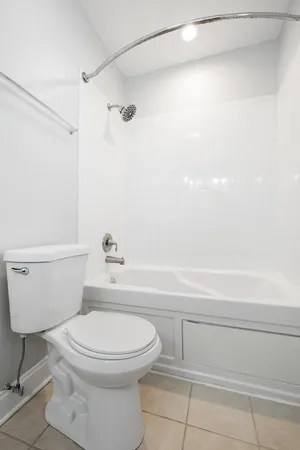 $2,123 | 7724 North Ashland Avenue, Unit F2, Chicago, IL 60626