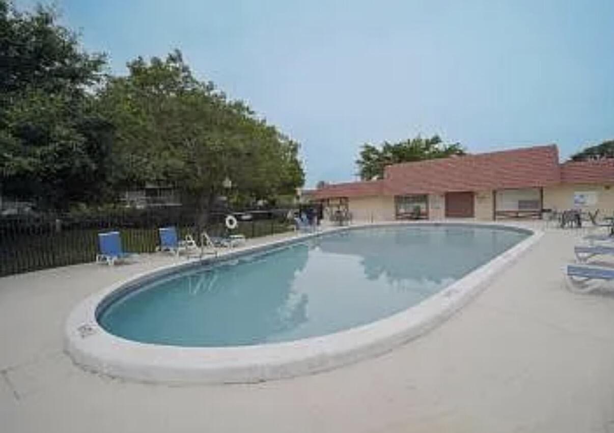 9280 Southwest 3rd Street, Unit 809 Boca Raton, FL 33428 - Photo 4 of 21 IMG_4135