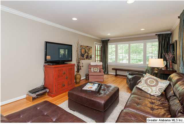 421 Cliff Place Birmingham, AL 35209 - Photo 7 of 32