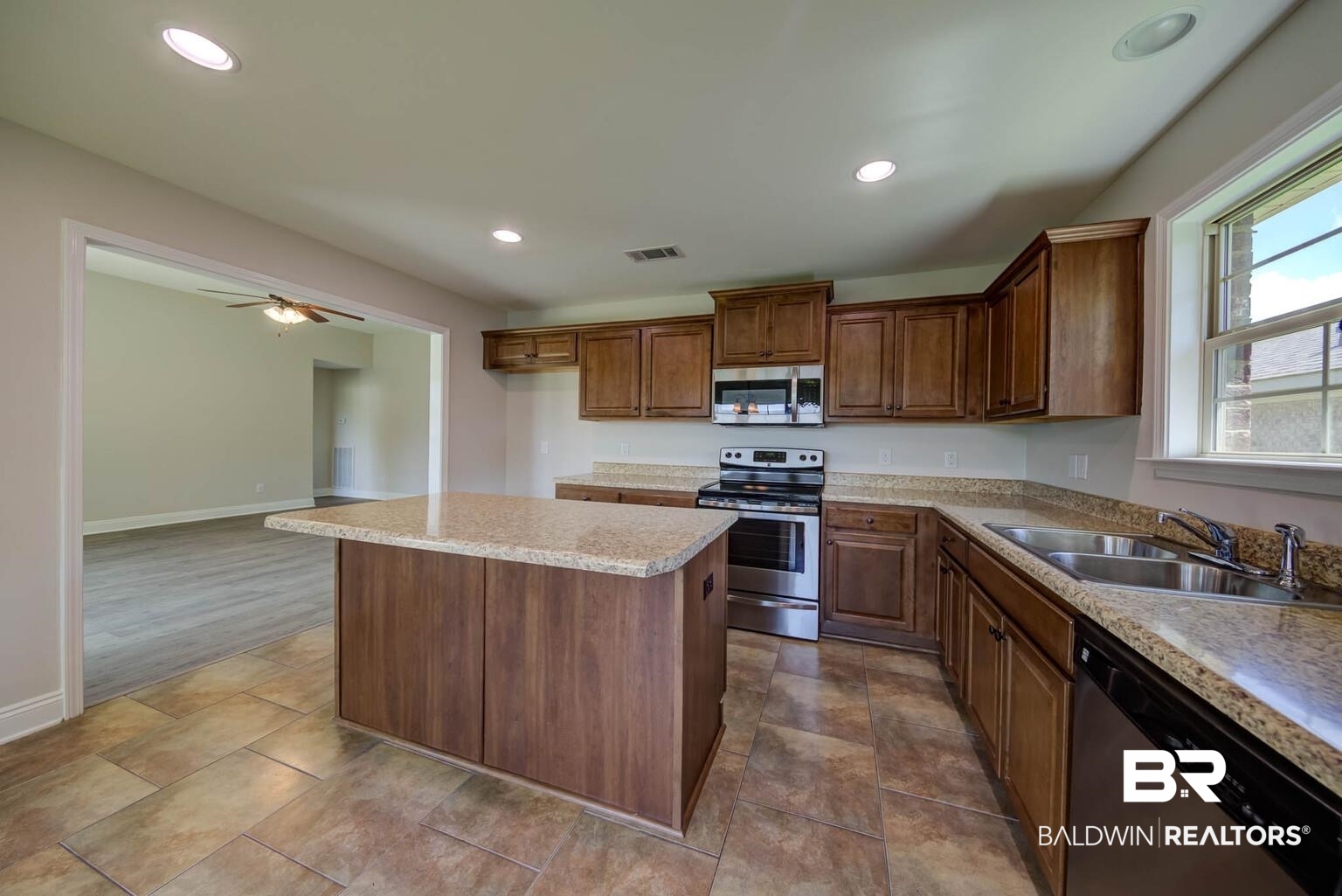 8673 Three Dean Way Mobile, AL 36695 - Photo 14 of 50