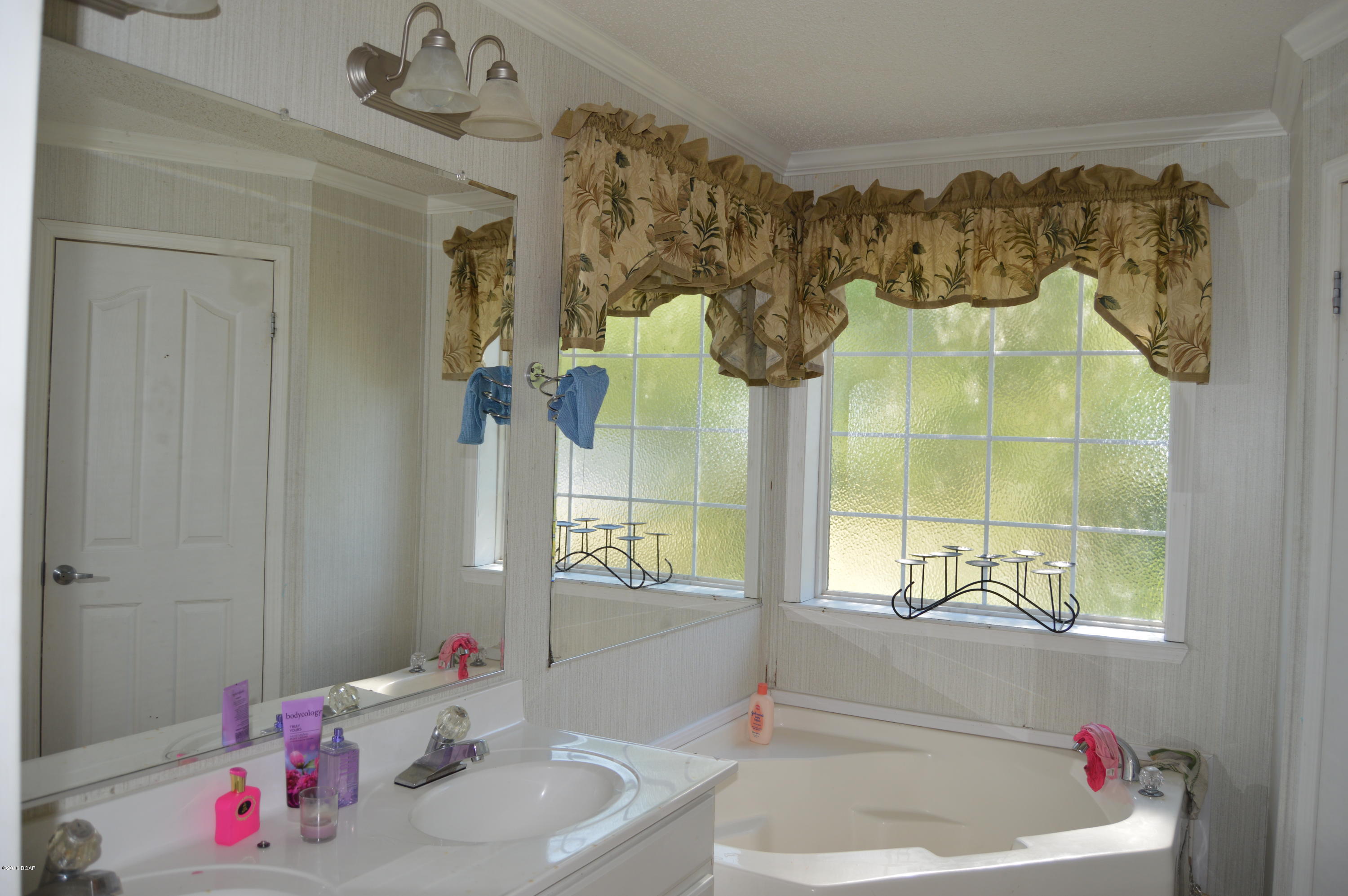 6939 Roadrunner Road Youngstown, FL 32466 - Photo 16 of 41 Gallery Image 16