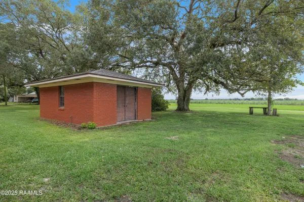 $199,000 | 17639 Pelican Road, Erath, LA 70533