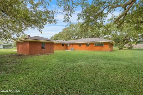 $199,000 | 17639 Pelican Road, Erath, LA 70533
