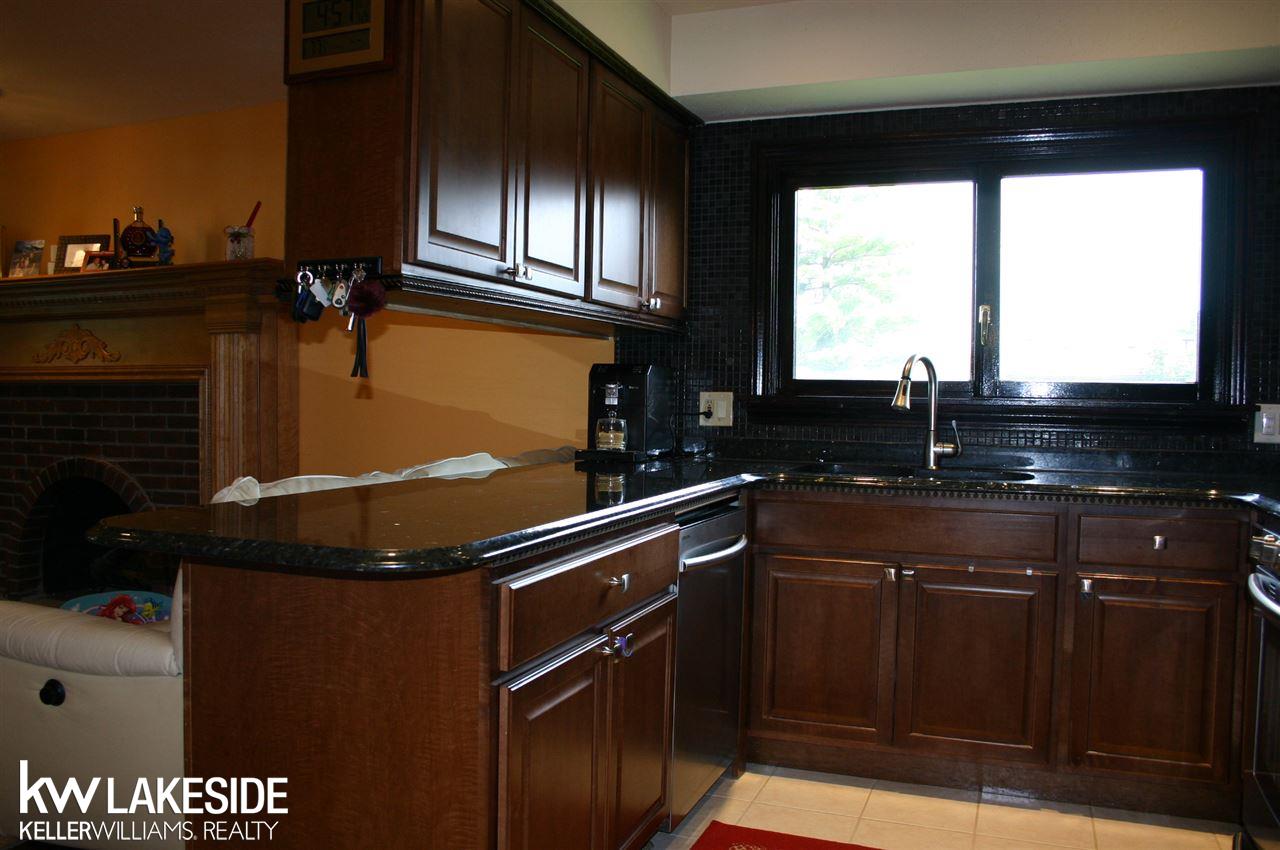 35712 Shell Drive Sterling Heights, MI 48310 - Photo 10 of 47 31326666-9.JPG