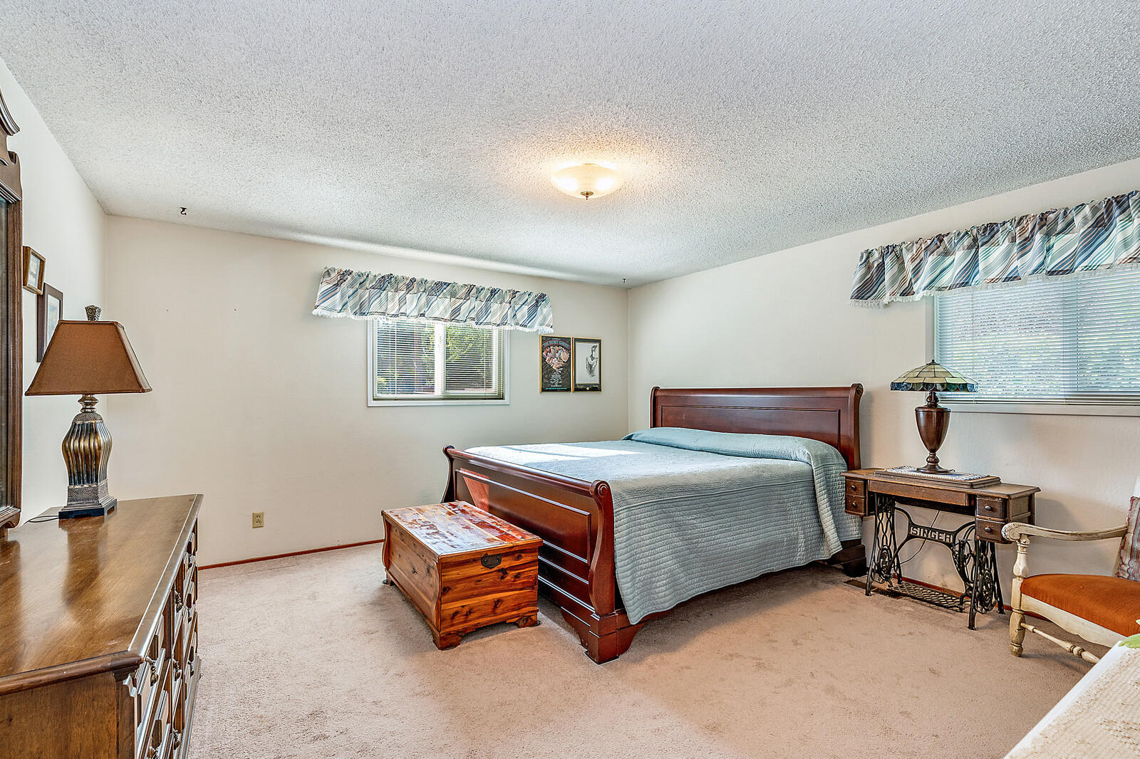 2925 Delta Waters Road Medford, OR 97504 - Photo 16 of 22 16