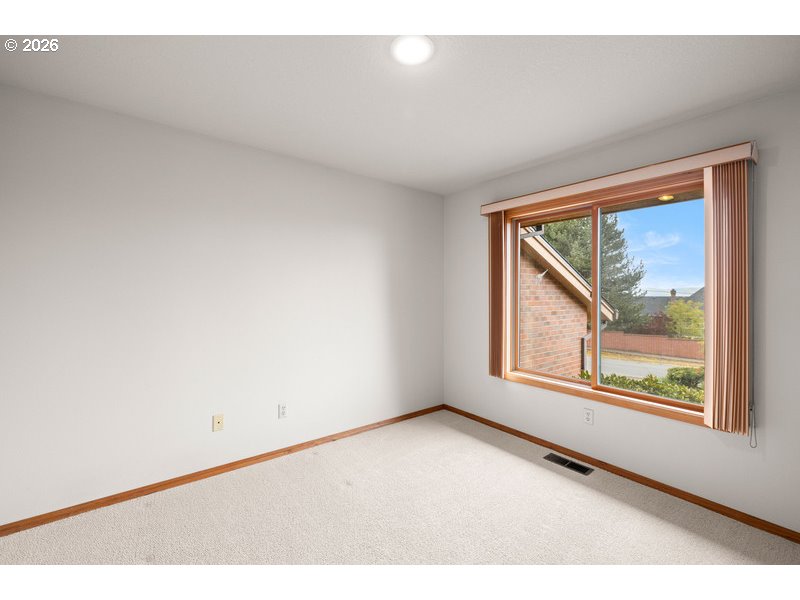 15565 Southwest Roshak Road Portland, OR 97224 - Photo 4 of 42