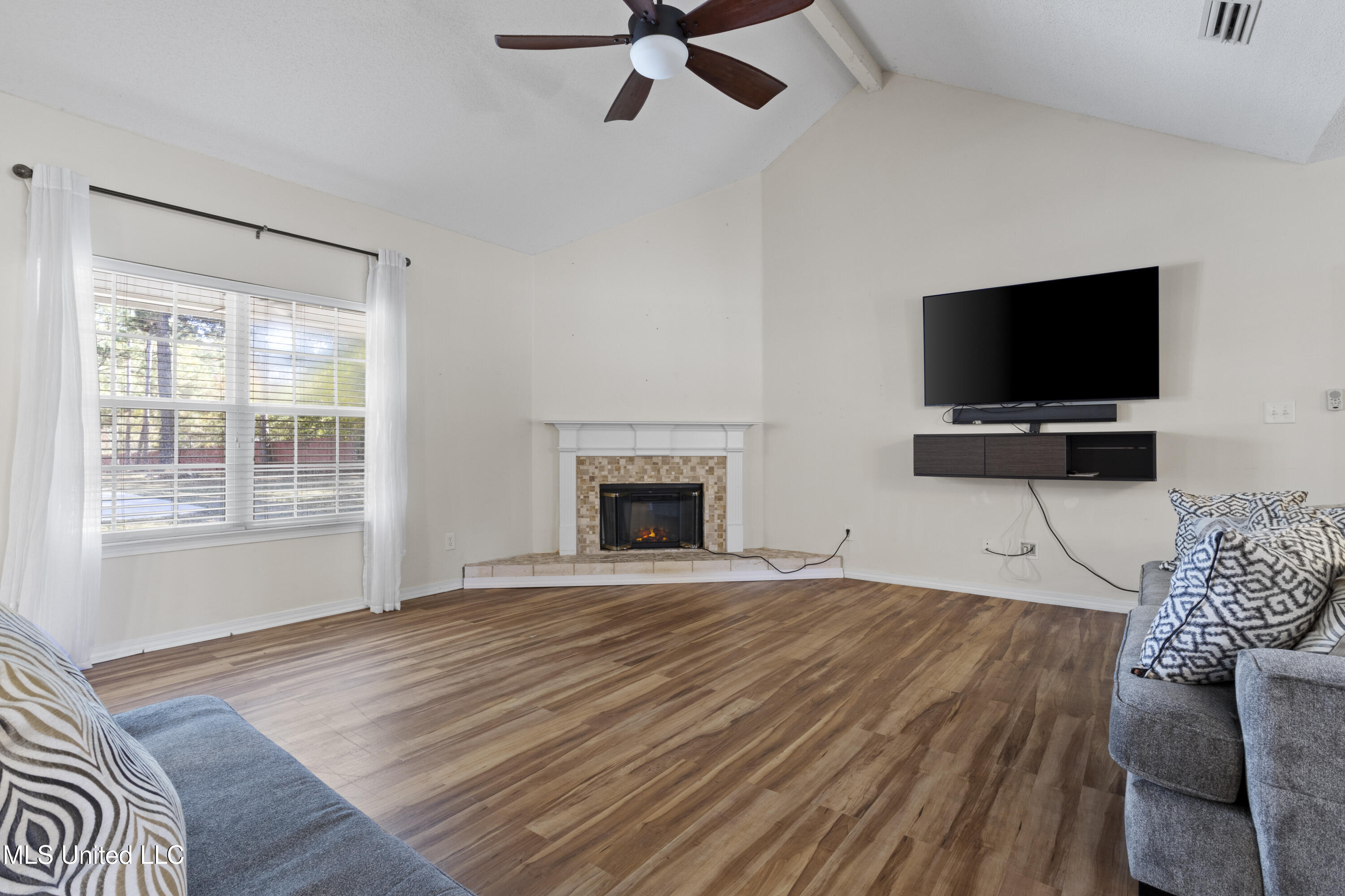 5031 West Gay Road D'Iberville, MS 39540 - Photo 7 of 44 0006